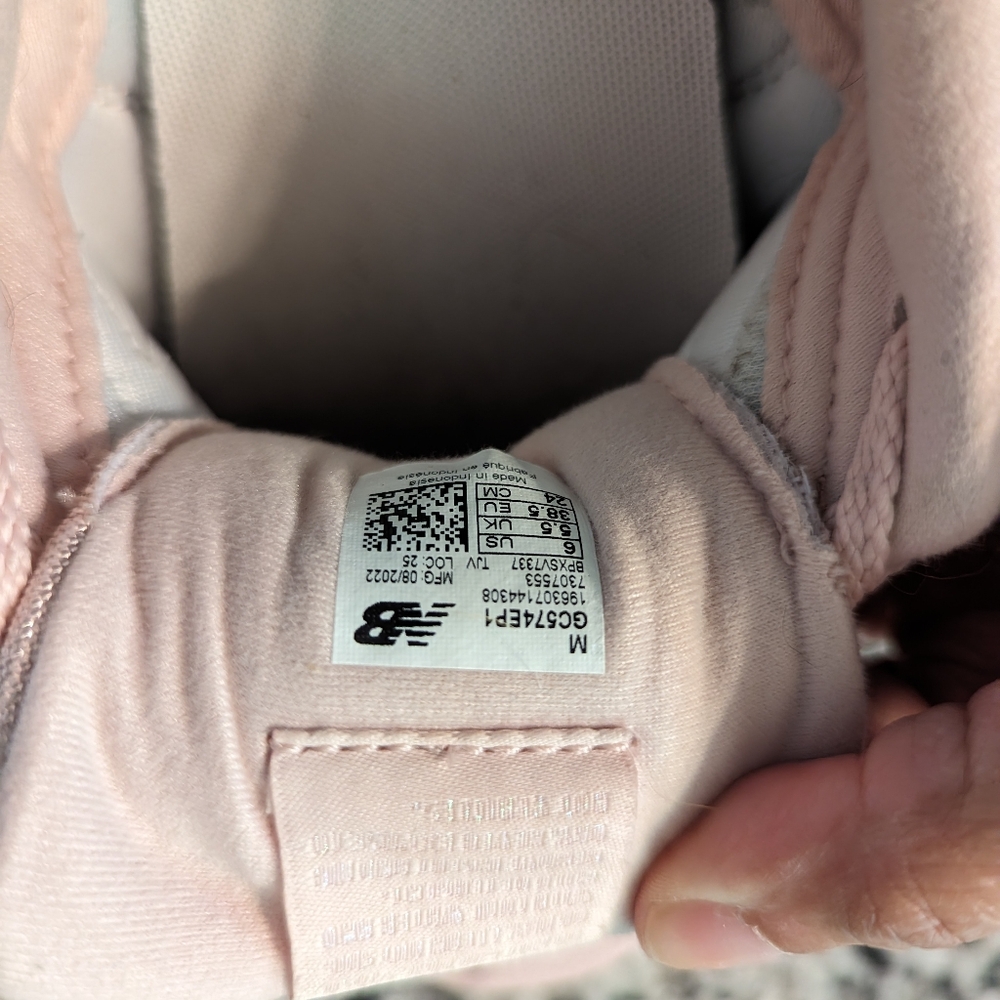 New Balance youth size 6 - Picture 4 of 4